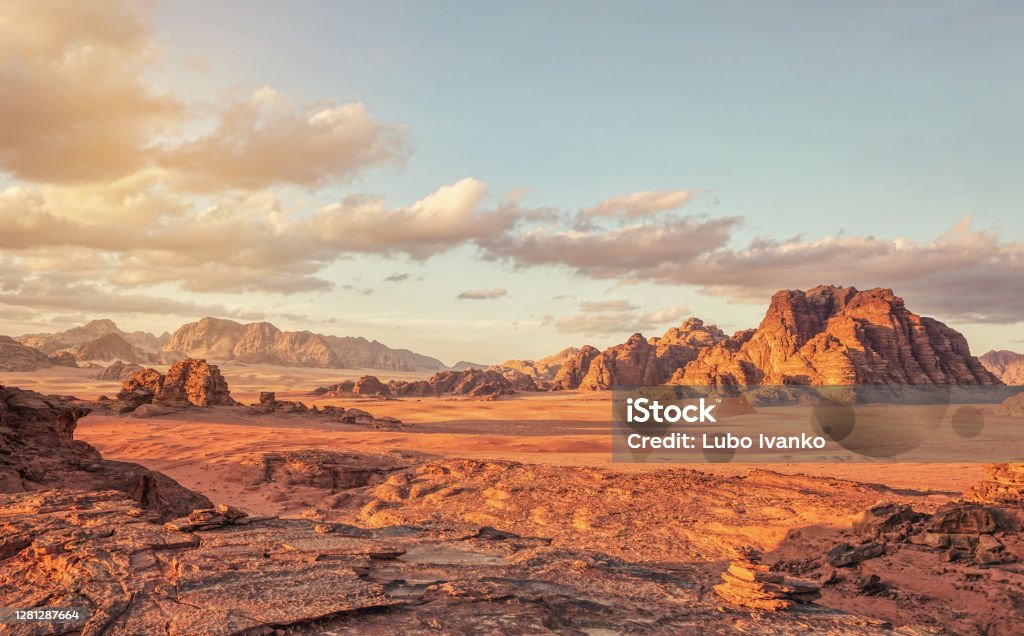 istockphoto-woestijn,Jordanie,1281287664-1024x1024